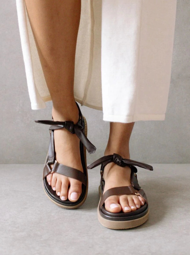 Leather sandals from the top 90s