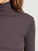 Hayden Luxe Rib Turtleneck in Cocoa