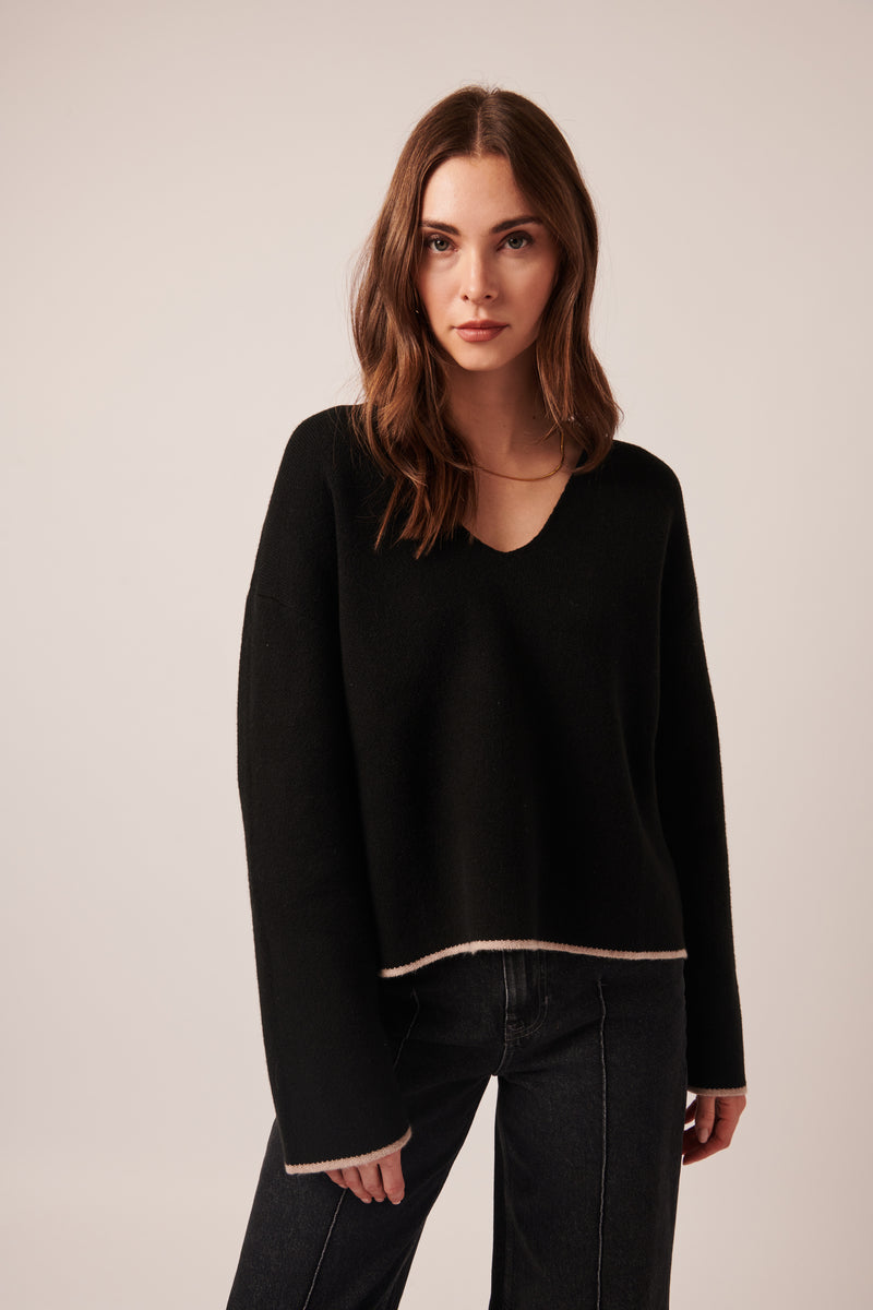 Gaia V-Neck Sweater in Noir Night