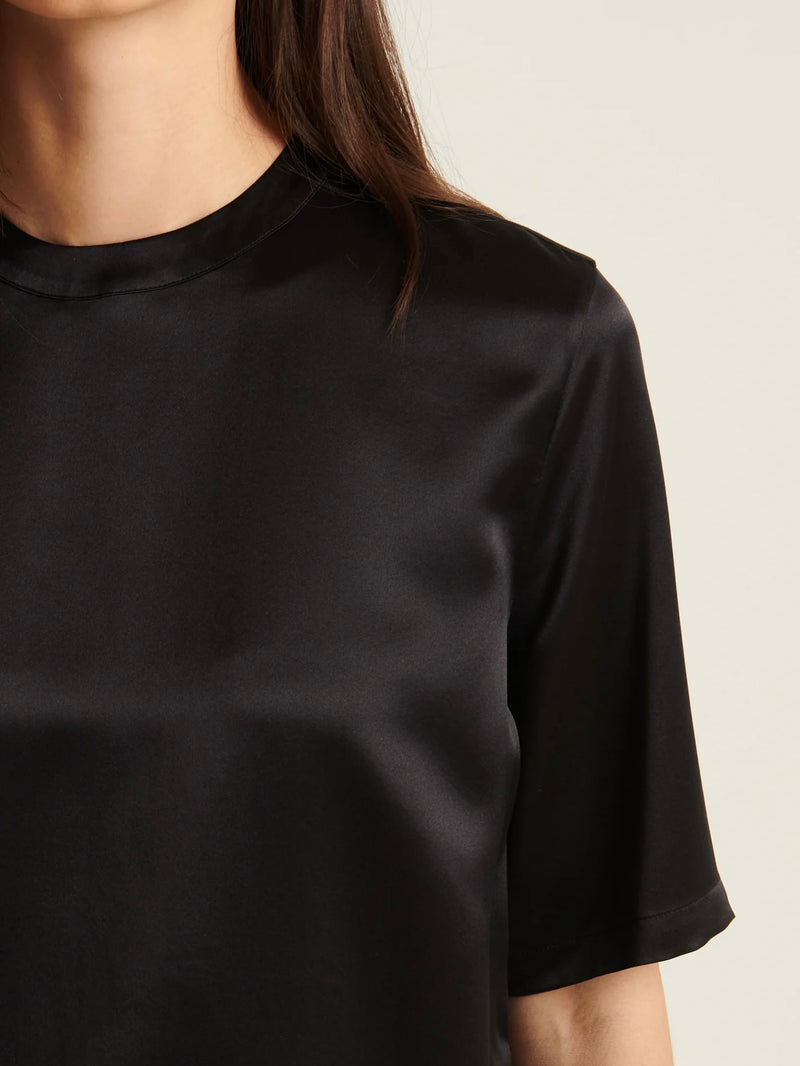 Silk Relaxed Tee in Black