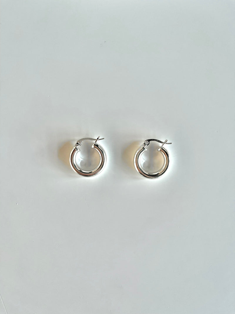 Essie Classic Medium Hoops in Sterling Silver