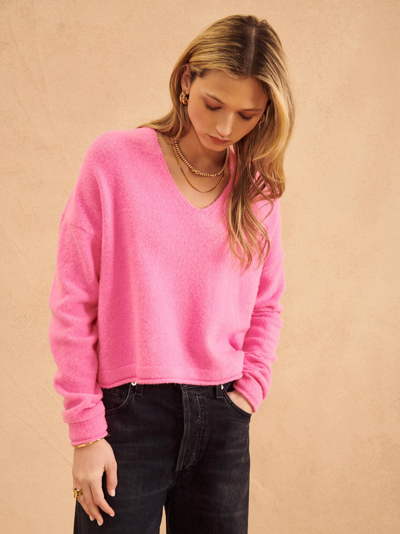 Dalton V-Neck Sweater in Wild Orchid