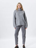 Kingston Turtleneck in Light Heather