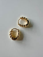 Jack Wavy Oval Hoops in 14K Gold Plated