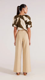 Moda Crop Blouse