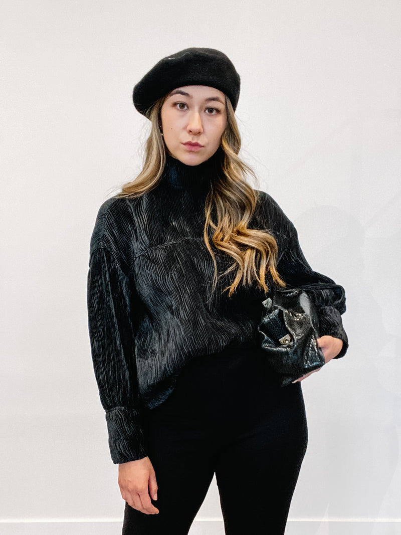 Soft Wool Beret in Black