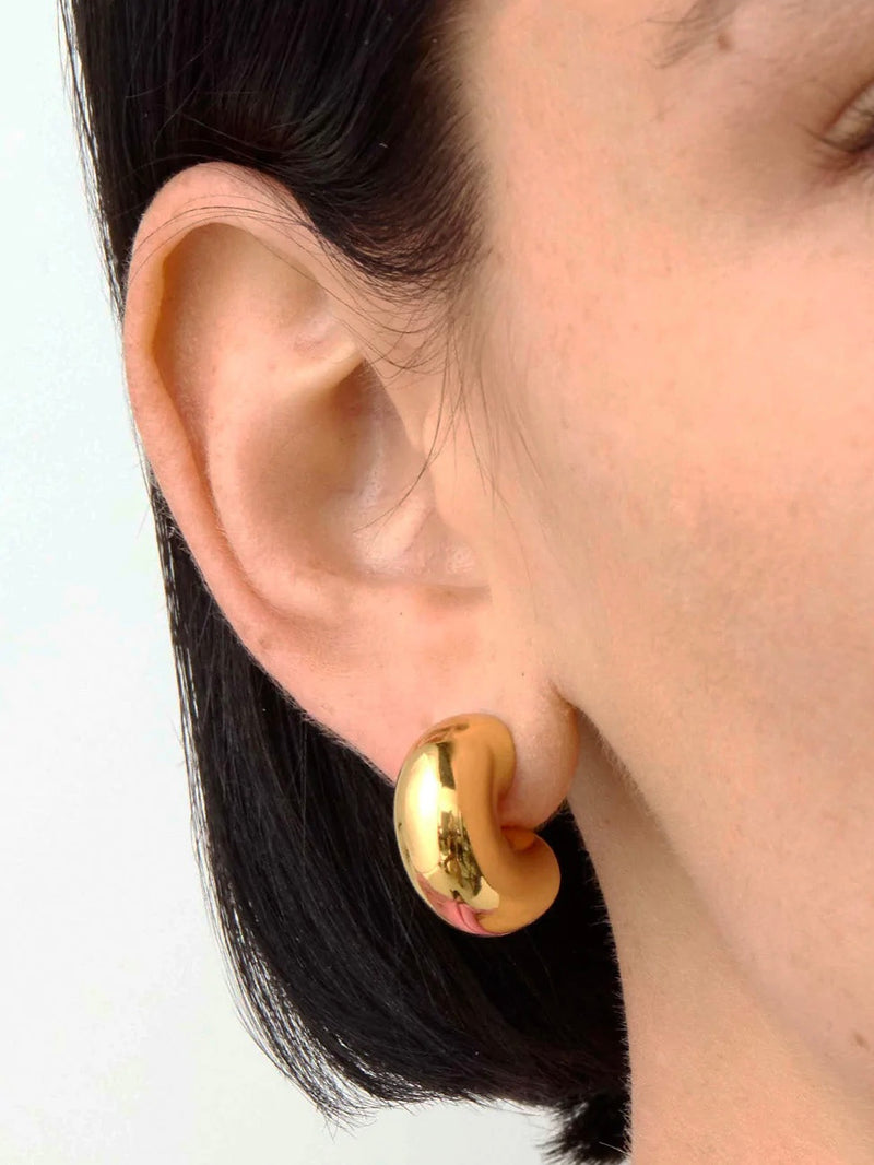 Tome Medium Hoops in Gold