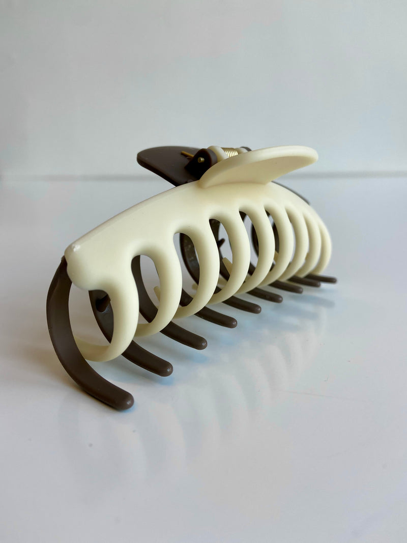 2 Tone Hair Claw in Brown/Ivory
